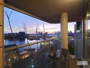 Deluxe Two Bed Apartment with River & City View
