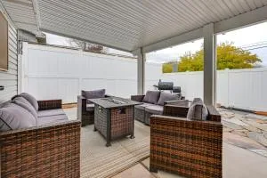 11 Mi to Sand Hollow State Park Home with Fire Pits - Virgin