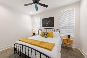 Teche House KING Bed Luxury Getaway Fast WiFi