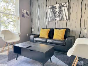 Luxury New 1B1B Private Balcony w Washer Dryer 525Pkwy215