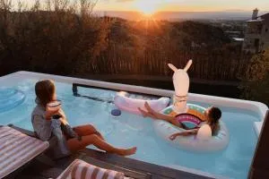 BEST VIEWS in Albuquerque with hot tub and pool - Moriarty