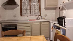 Maisons de vacances Gite la Lanterne transition ecologique avec borne de recharge 7kw Site sous video protection : photos des chambres