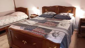 Maisons de vacances Gite la Lanterne transition ecologique avec borne de recharge 7kw Site sous video protection : photos des chambres