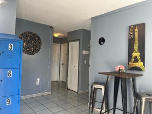 Beds & Sheets little Havana