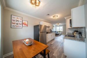 OV Mosaic - Pond Suite