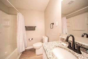 OV Mosaic - Pond Suite