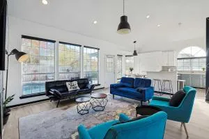 Luxury Holiday Villa with Pool - River Oaks