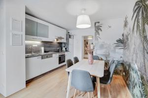 Schlossberg Panorama Suite - 3BR & Free Parking in Altstadt by HERO HOMES Graz