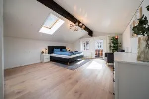 Large apt in town center next to Brunngasse & near lake - Giessbach