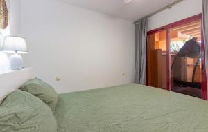 Beautiful Apartment In Los Alcazares