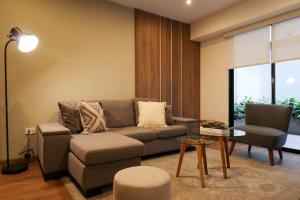 w* Monochromatic 2BR w Terrace in Miraflores
