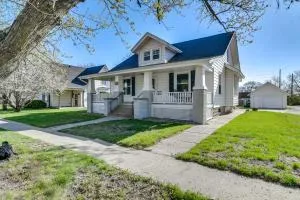 Charming Winterset Vacation Rental with Yard and Patio - Stuart