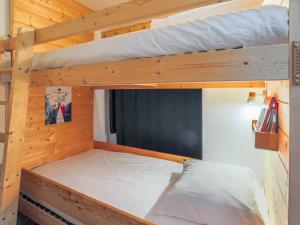 Appartements Appartement au centre village avec terrasse, ideal pour 6 personnes - FR-1-808-13 : photos des chambres