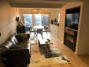 Summer place - Broadmeadows