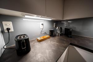 Large apt in town center next to Brunngasse & near lake