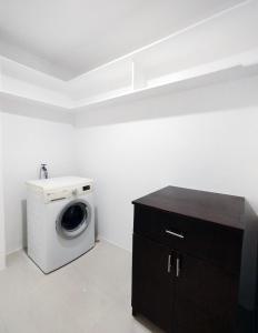 602 One Pontefino Tower