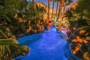 Wild Oasis with OMG Amazing Pool Modern Villa - Tecopa