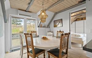 3 Bedroom Beautiful Home In Ringkøbing