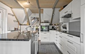 3 Bedroom Beautiful Home In Ringkøbing