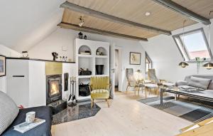 3 Bedroom Beautiful Home In Ringkøbing