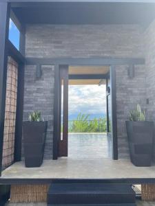 KALAI- Escapada de lujo elegante loft con impresionante vista al valle y proximidad al aeropuerto