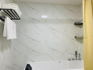 205 Fully furnished cozy apartment