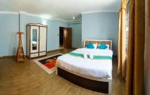 Room with city and forest view - Phulbāri