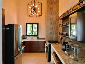 Unique House Rooftop Jacuzzi and Stunning Views