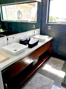 Unique House Rooftop Jacuzzi and Stunning Views