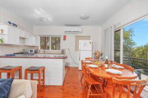 Sandlines at Hyams Beach