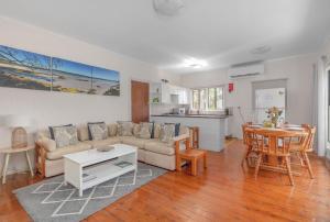 Sandlines at Hyams Beach