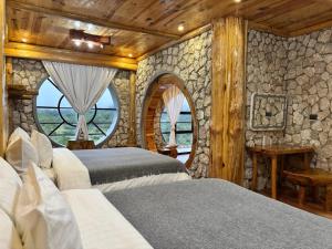 Bugnay Cabin of The Shire