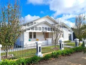 The White House - Point Turton