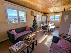 Maison spacieuse avec spa et terrain de jeux en lisière de forêt - FR-1-589-757