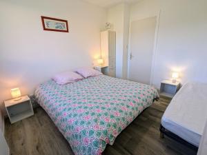 Maison spacieuse avec spa et terrain de jeux en lisière de forêt - FR-1-589-757