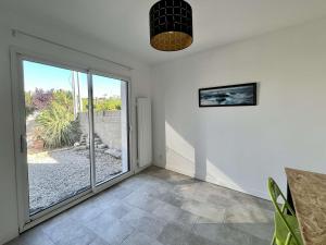 Villas Maison moderne a Plouhinec avec jardin clos, Wifi, animaux admis, proche plages - FR-1-479-181 : photos des chambres