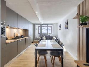 Studio rénové 6 pers, loggia sud, proche pistes, équipements modernes - FR-1-404-357