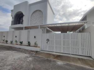 Mandapa Villa Kedungu by ABM