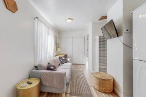 Private Casita Minutes to River Trails and Dining