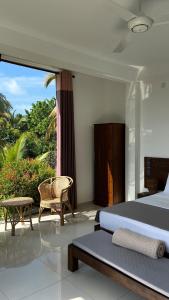 Shades Hotel & Villa