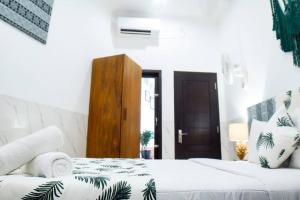 Almira Home Stay Banyuwangi Kota 3 Bedroom Syariah