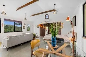 Tree top getaway in town! - Deer Vale