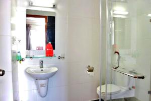 S79 Quynh Giang Airport Hotel