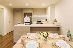 South Brisbane City View 2Bedroom Apartment with Free Parking