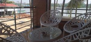 Island Dreams Resort