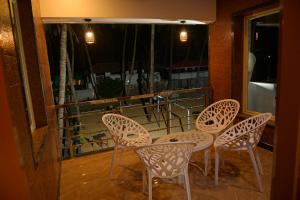 Island Dreams Resort