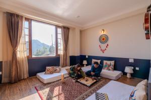 SaffronStays Alpine Blue - 4BR European villa with valley views, bonfire, BBQ & forest treks, Theog