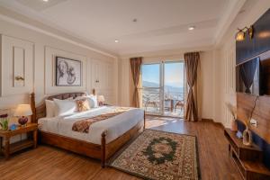 SaffronStays Alpine Blue - 4BR European villa with valley views, bonfire, BBQ & forest treks, Theog