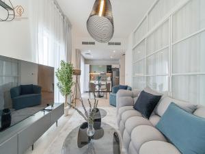 Stylish Apartment with Golf Views in Dubai Hills 199GV-2