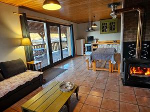 Chalets Le Fayard - Chalet avec terrasse : photos des chambres